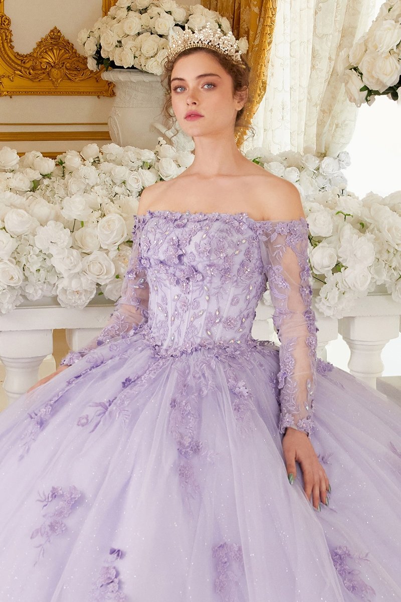 Vestido de quinceañera lila de encaje con flores 3D y pedrería 15706