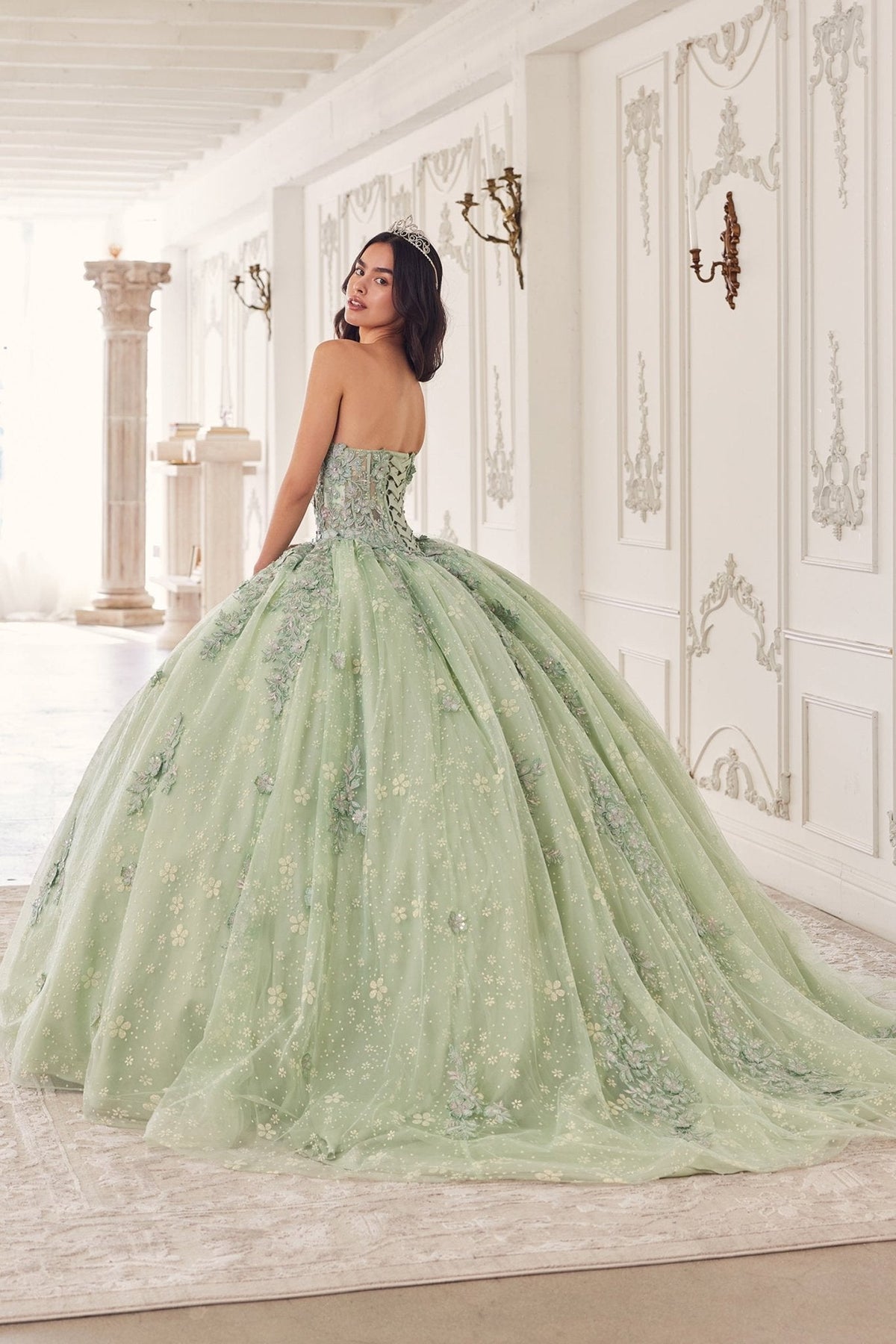 Vestido de quinceañera de encaje bordado con flores 3D y brillos 15722