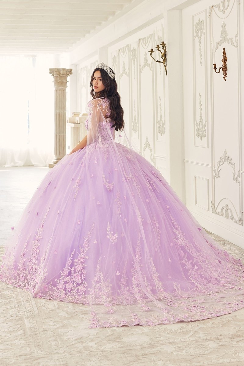 Vestido de quinceañera strapless con flores 3D, capa y corset 15723