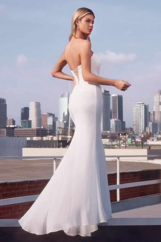 Vestido de novia strapless ajustado de gasa con corset 7434W