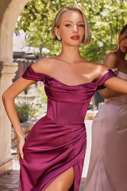 Vestido de noche largo satinado ajustado con hombros descubiertos 7492