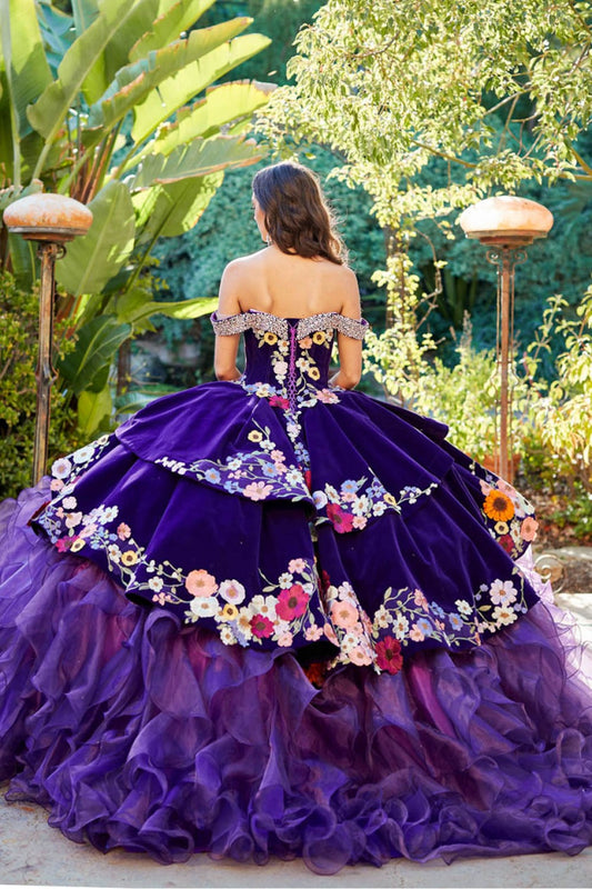 Vestido de XV estilo charro de terciopelo con flores PQ1050