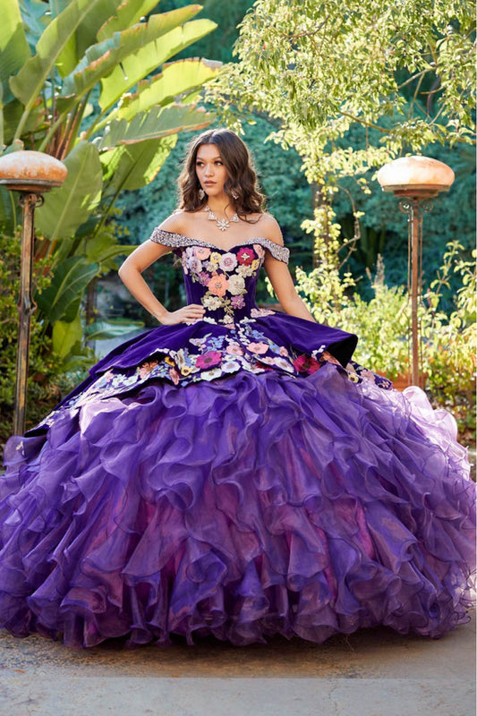Vestido de XV estilo charro de terciopelo en talla plus PQ1050