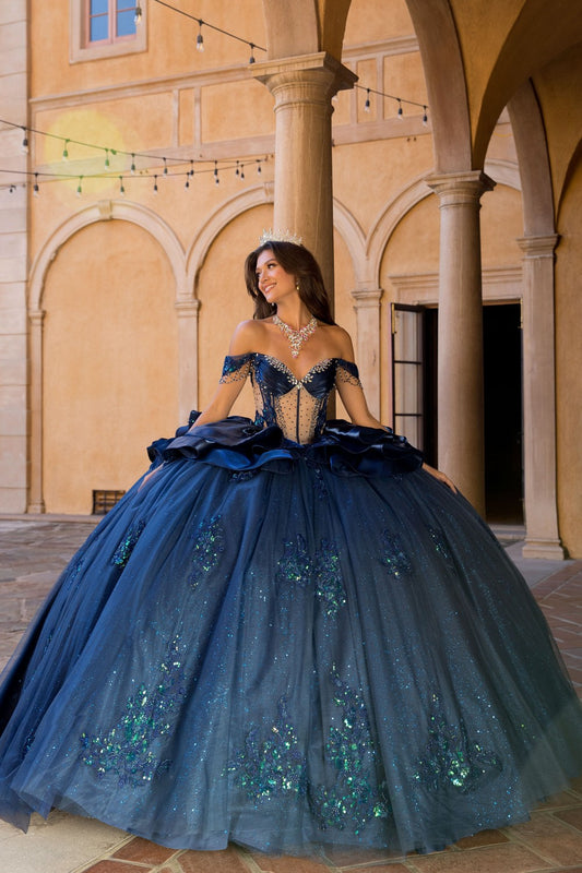 Vestido de XV con olanes y perlas en talla plus PQ1079