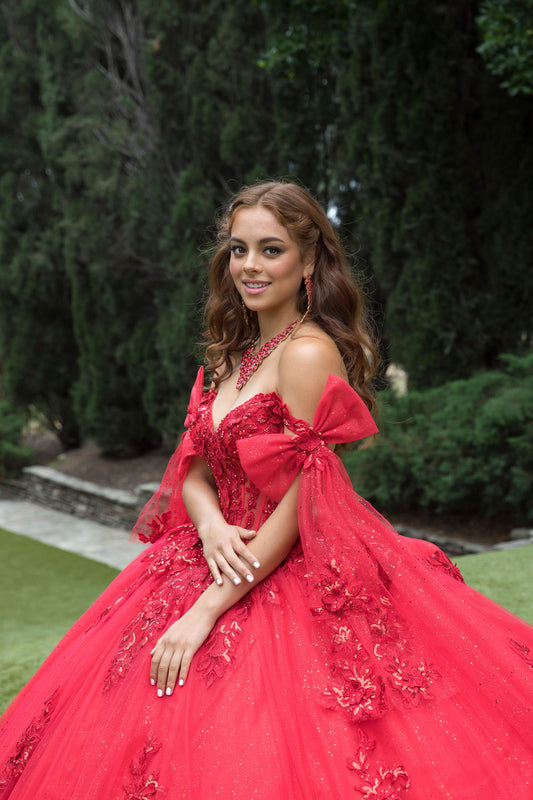 Vestido de XV con drapeado en el hombro y moño en talla plus PQ1098