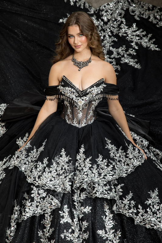Vestido de XV negro con cuello plisado en talla plus PQ1100