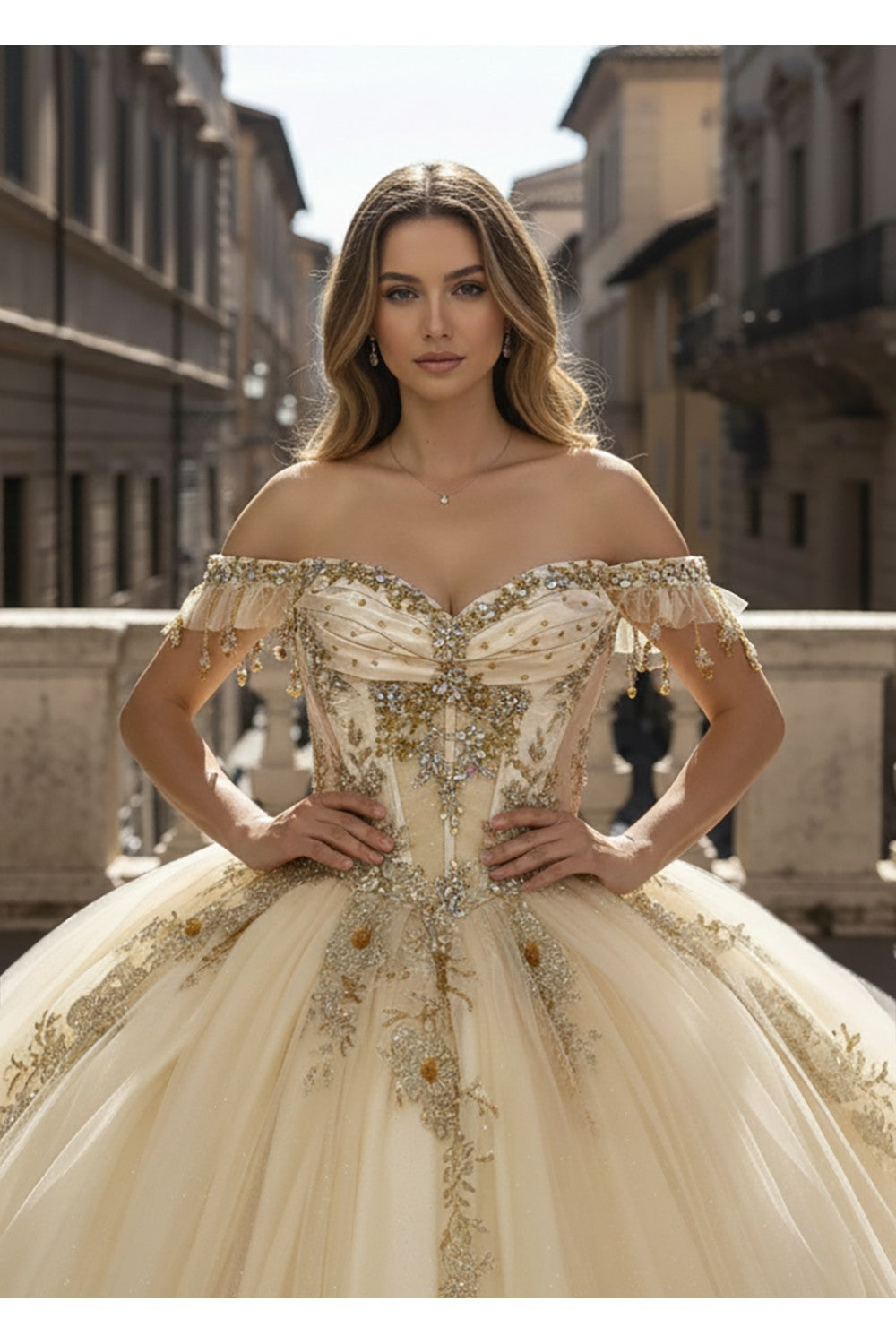 Vestido de XV con apliques de pedrería en los hombros PQ1108