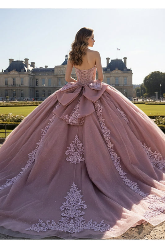 Vestido de XV rosa con pedrería y falda bordada PQ1109