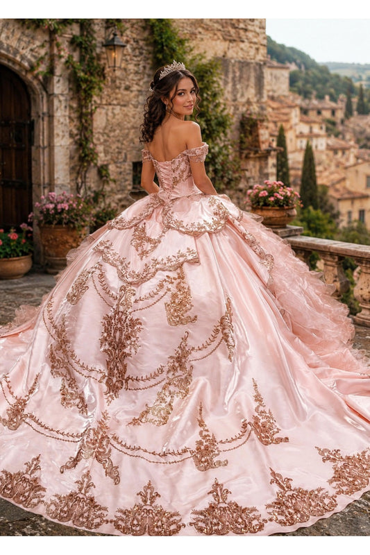 Vestido de XV con falda de capas y bordado en talla plus PQ1114