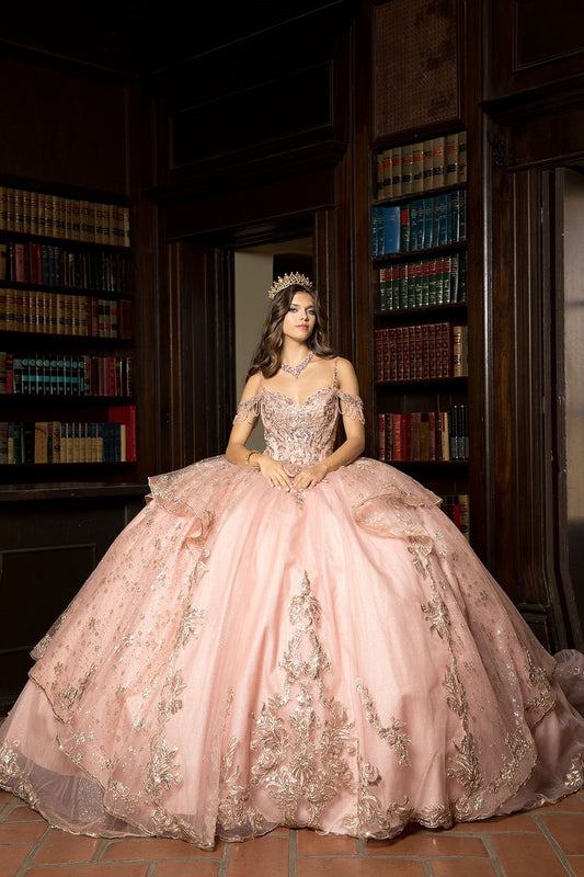 Vestido de XV con hombreras de pedrería y cola de tul PQ1059