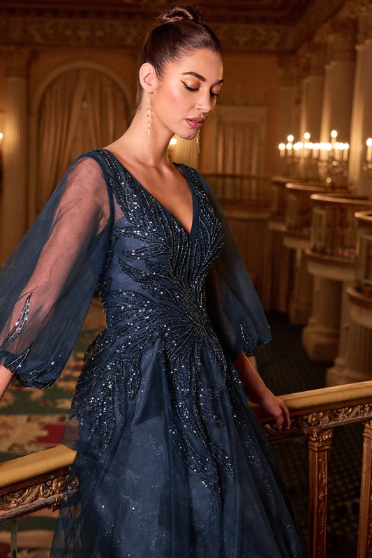 Vestido de gala corte A de tul con manga larga y escote en V CD0101