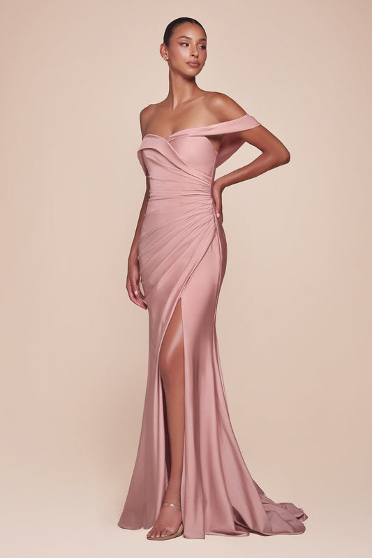 Vestido de fiesta largo satinado con abertura y escote corazón CD790