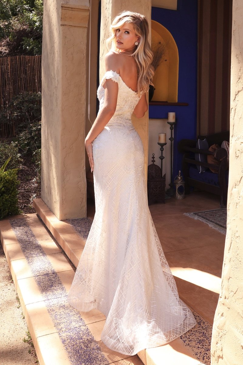 Vestido de novia ajustado de encaje con escote corazón y cola CD929