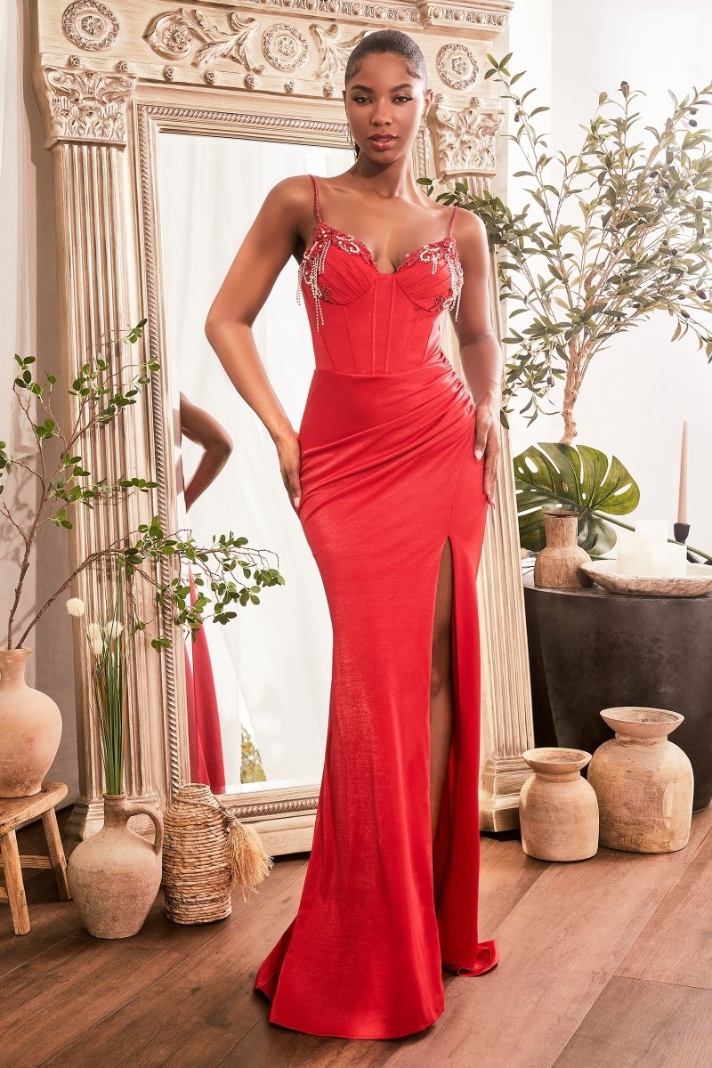 Vestido de noche ajustado con brillos, abertura y corset OC021