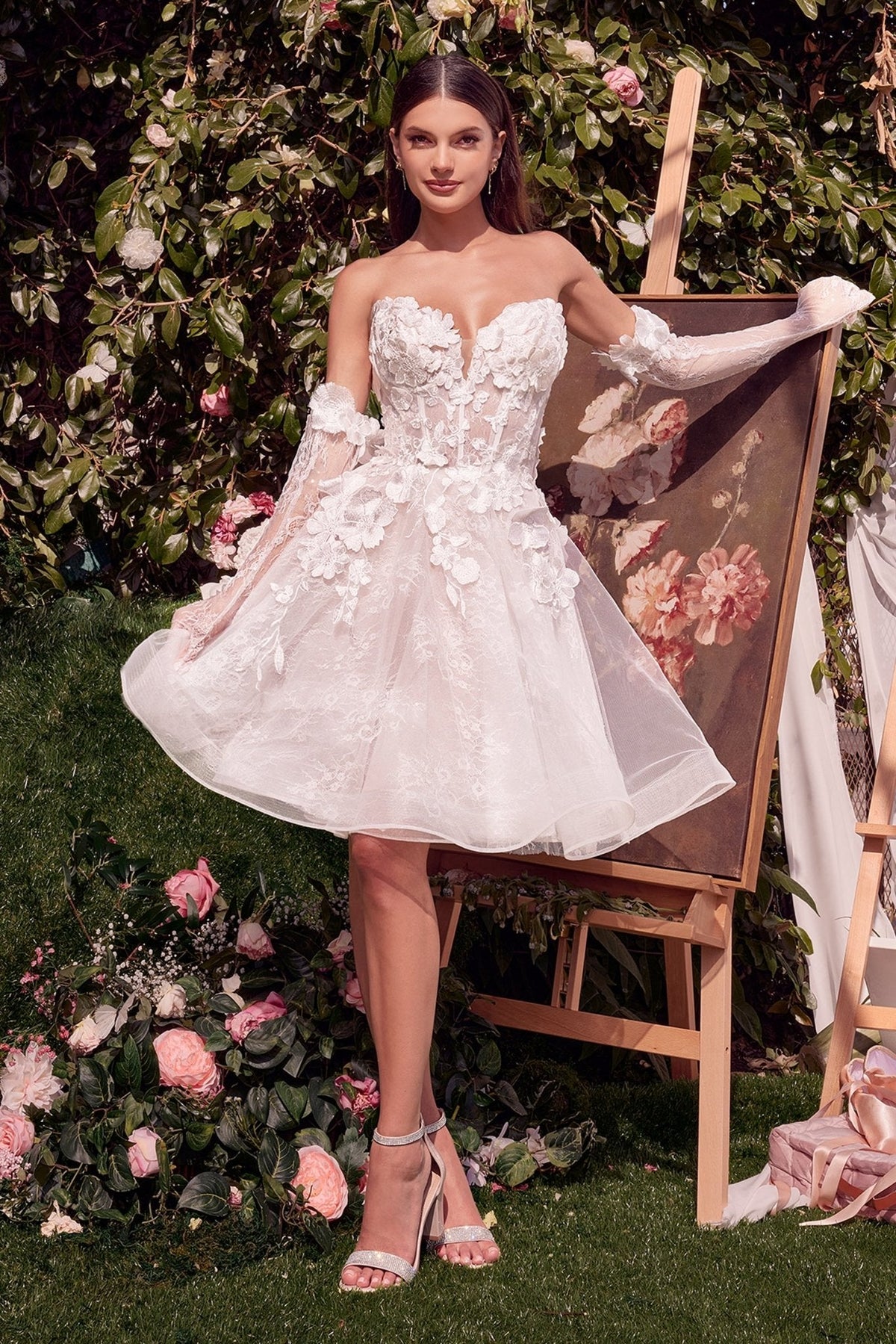 Vestido de novia corto strapless corte A de encaje con guantes WL020