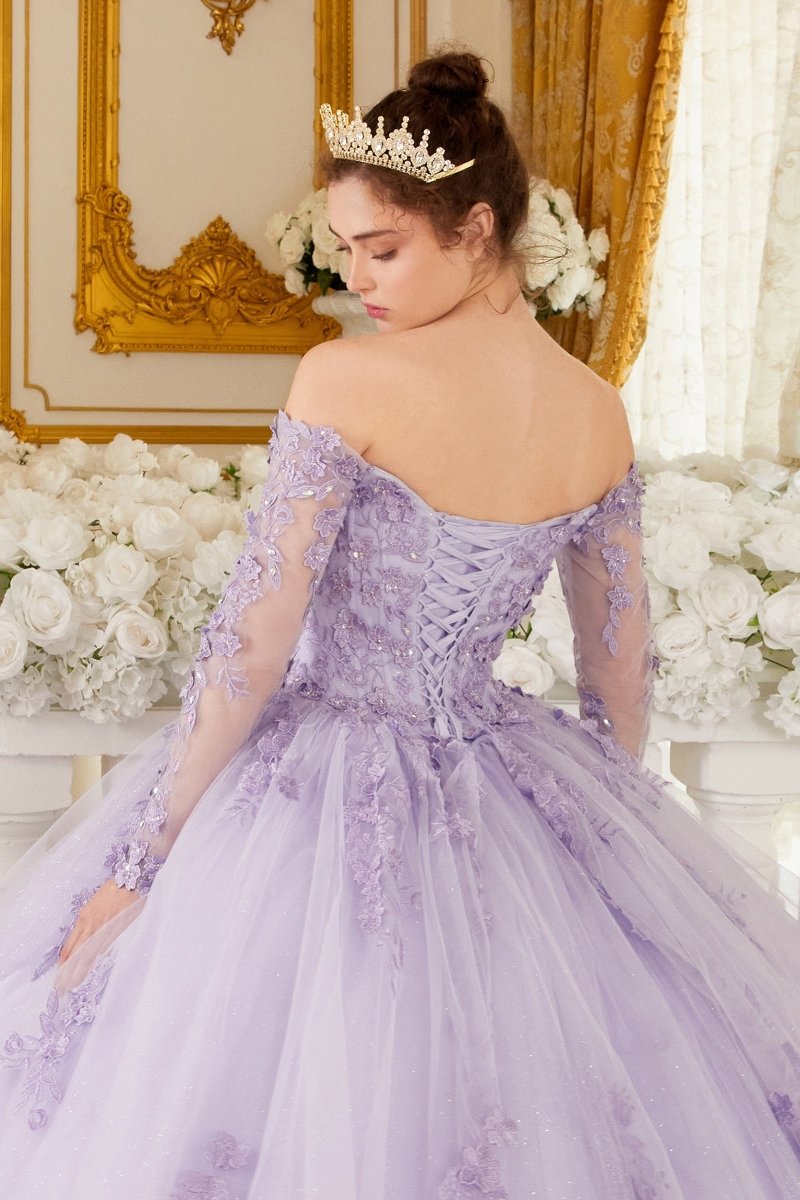 Vestido de quinceañera lila de encaje con flores 3D y pedrería 15706