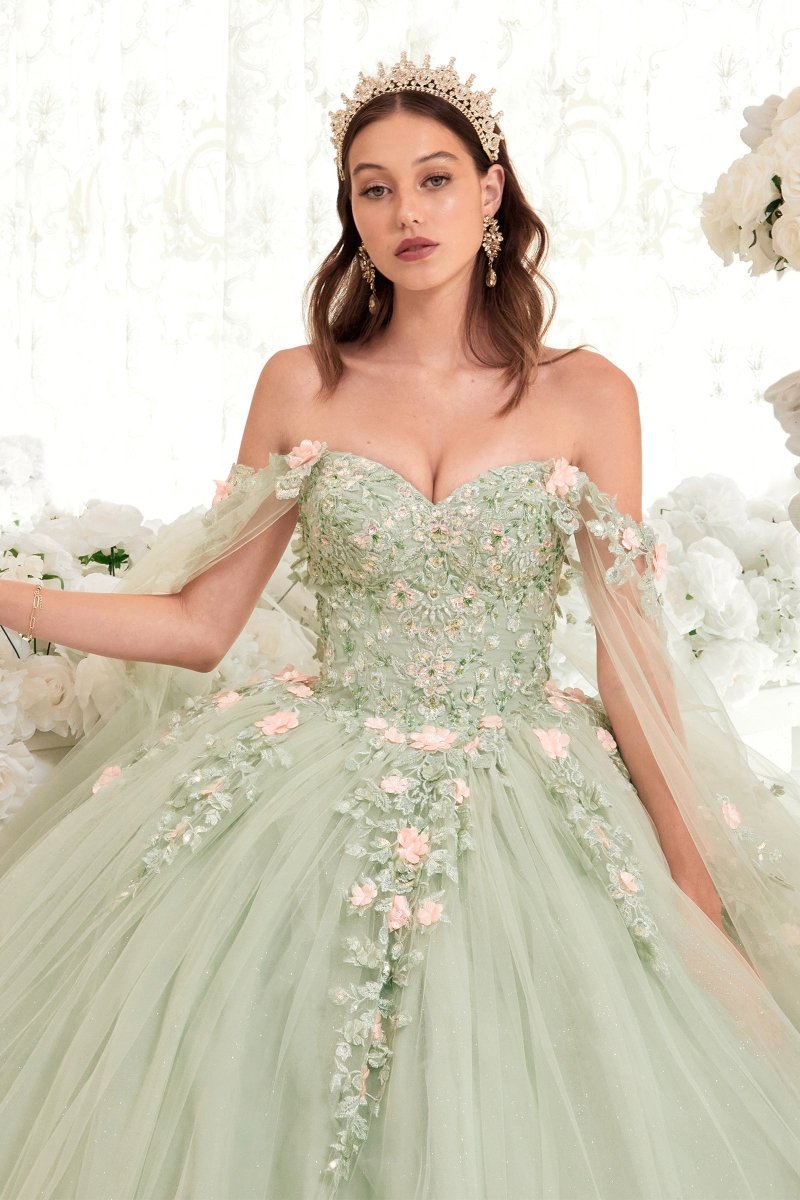 Vestido de XV años strapless de encaje con capa y corset 15716