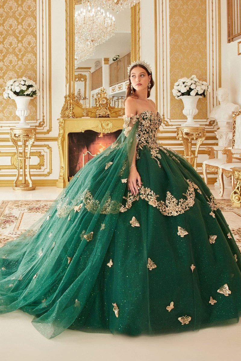 Vestido de quinceañera strapless de encaje con capa y mariposas 15721