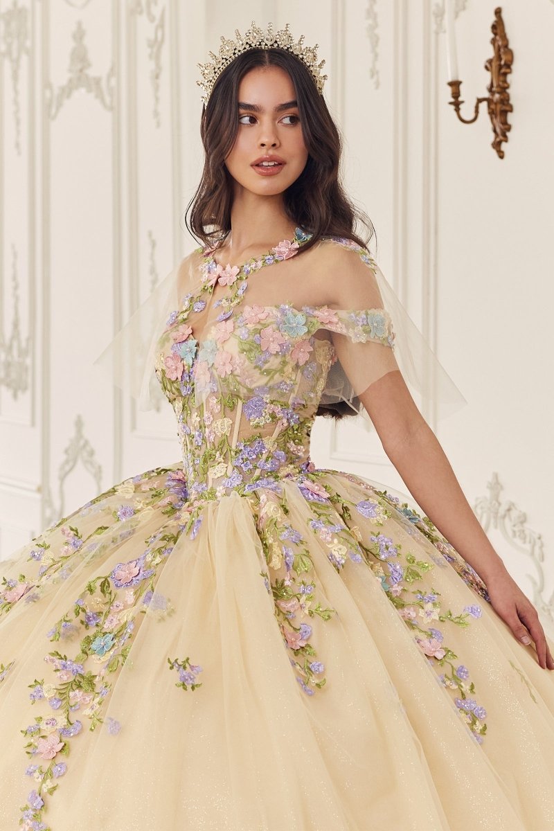 Vestido de XV de encaje con capa, brillos y hombros descubiertos 15724