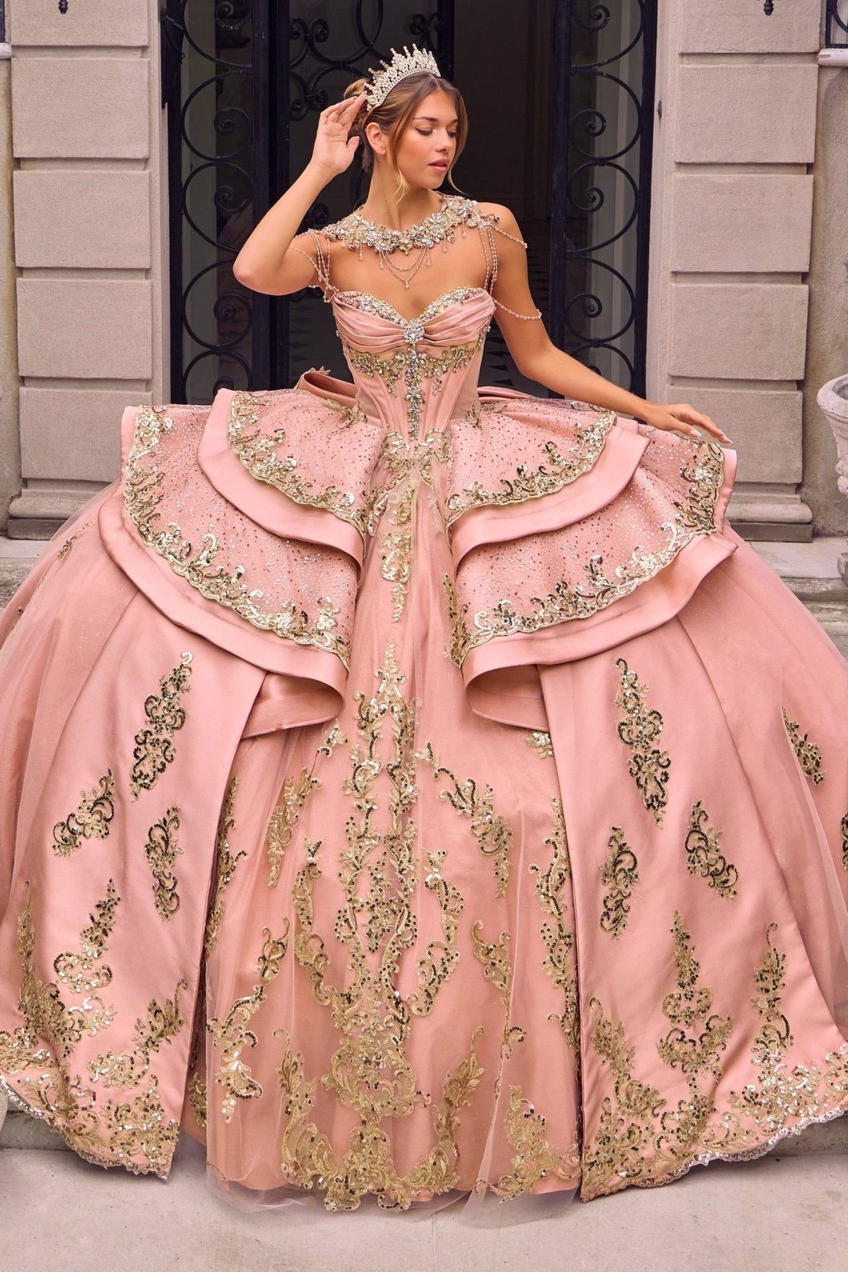 Vestido de XV oro rosa bordado de tul con corset y pedrería 15744