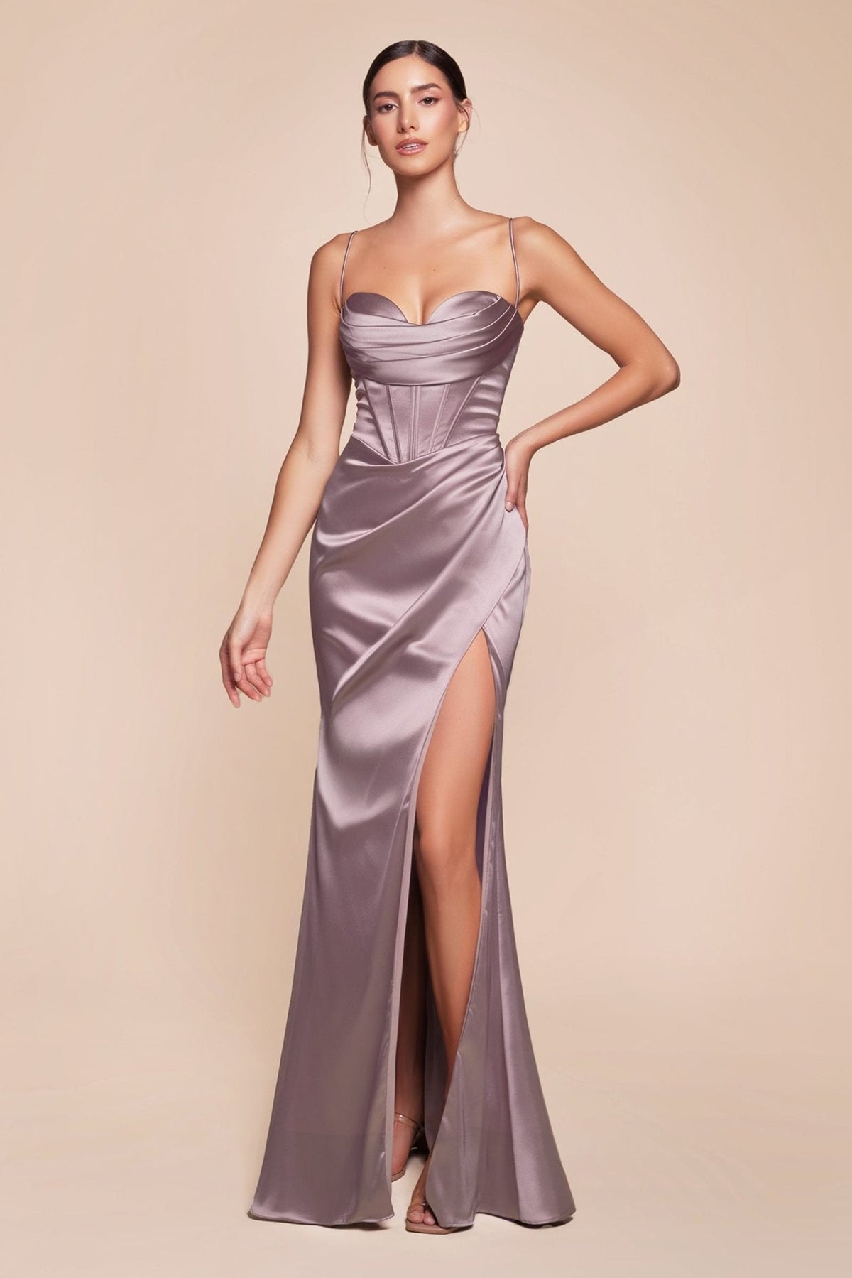 Vestido de gala satinado con abertura, corset y escote corazón 7483