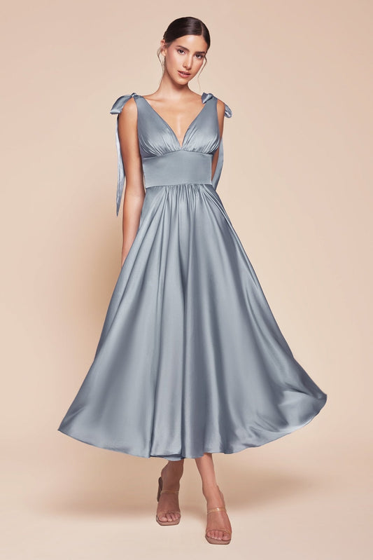 Vestido midi de fiesta satinado corte A con escote en V 7499