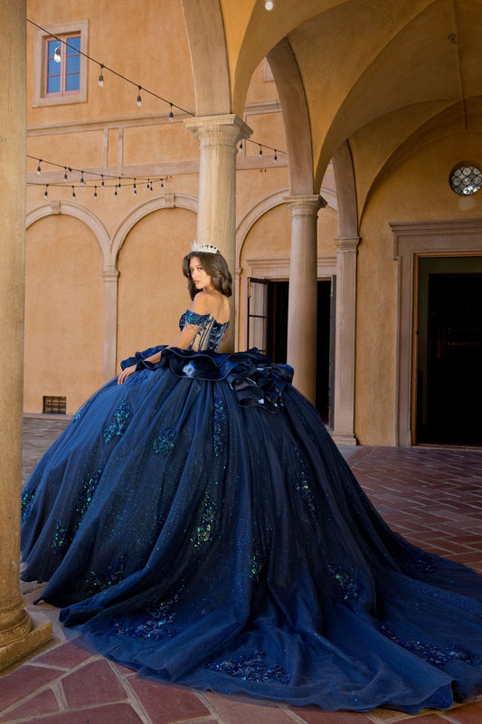 Vestido de XV con olanes, perlas y hombros descubiertos PQ1079