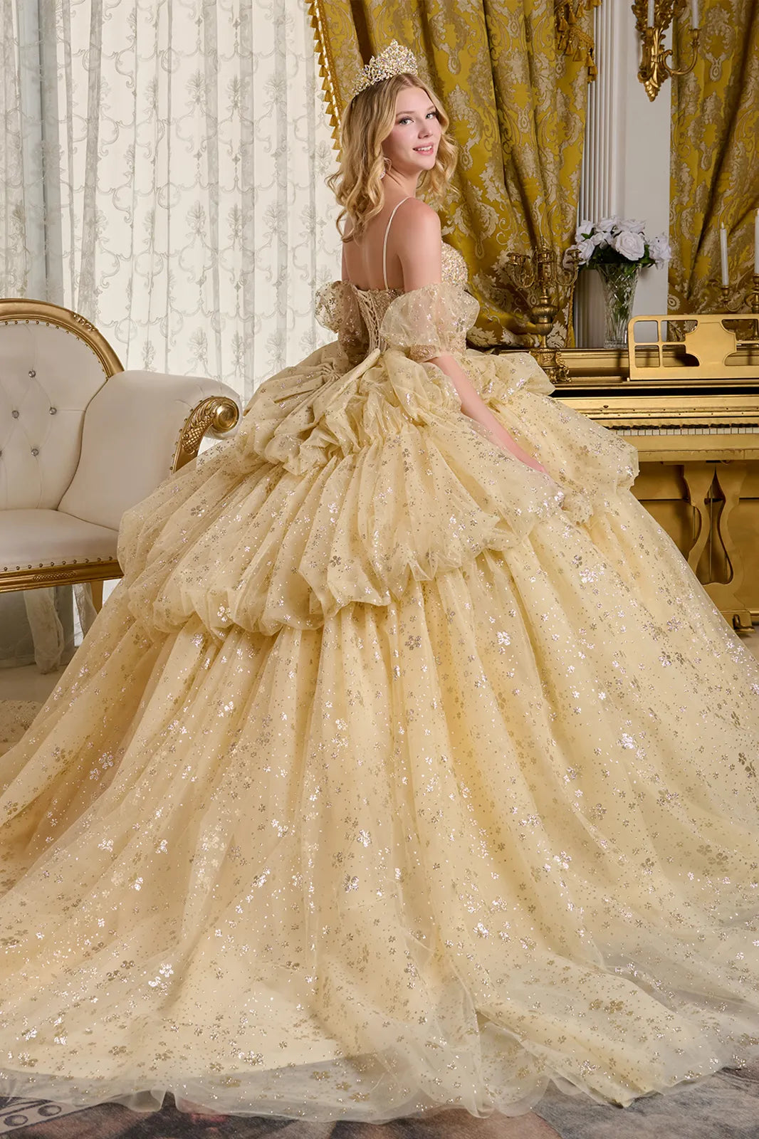 Vestido de XV Años Elizabeth K GL3646 - CHAMPAGNE