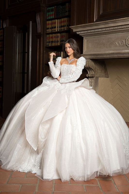 Vestido de XV strapless con mangas abullonadas y cola PQ1071