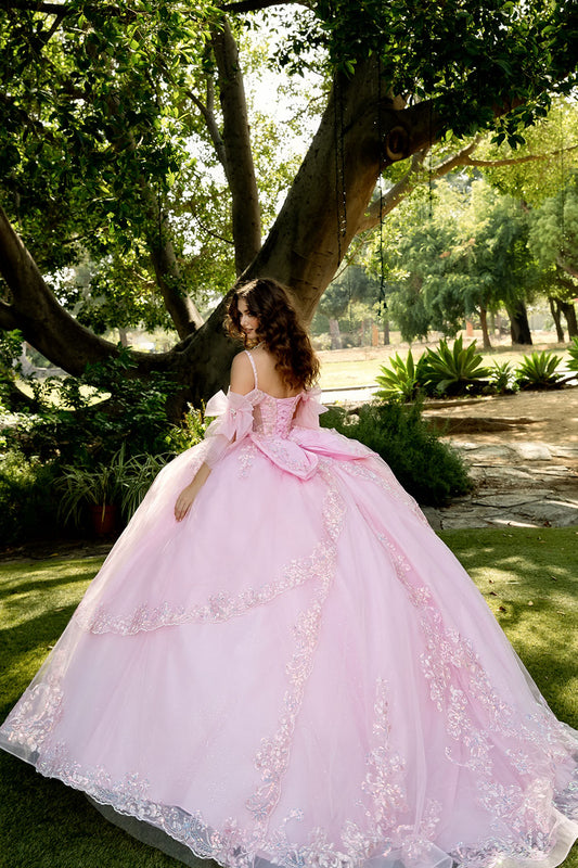 Vestido de XV con moño y mangas desmontables en talla plus PQ1085