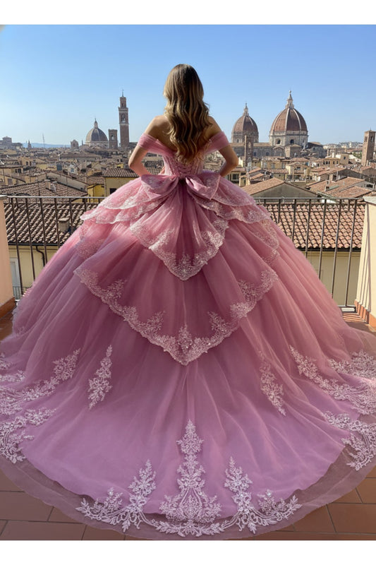 Vestido de XV rosa con corset de pedrería en talla plus PQ1111