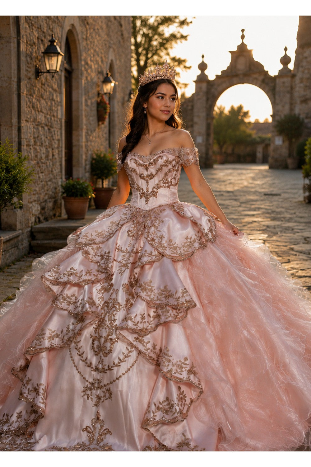 Vestido de XV con falda de capas y bordado en talla plus PQ1114