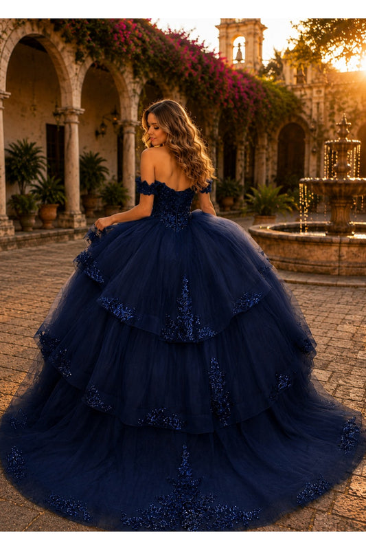Vestido de XV liso con falda de tul en capas PQ1116