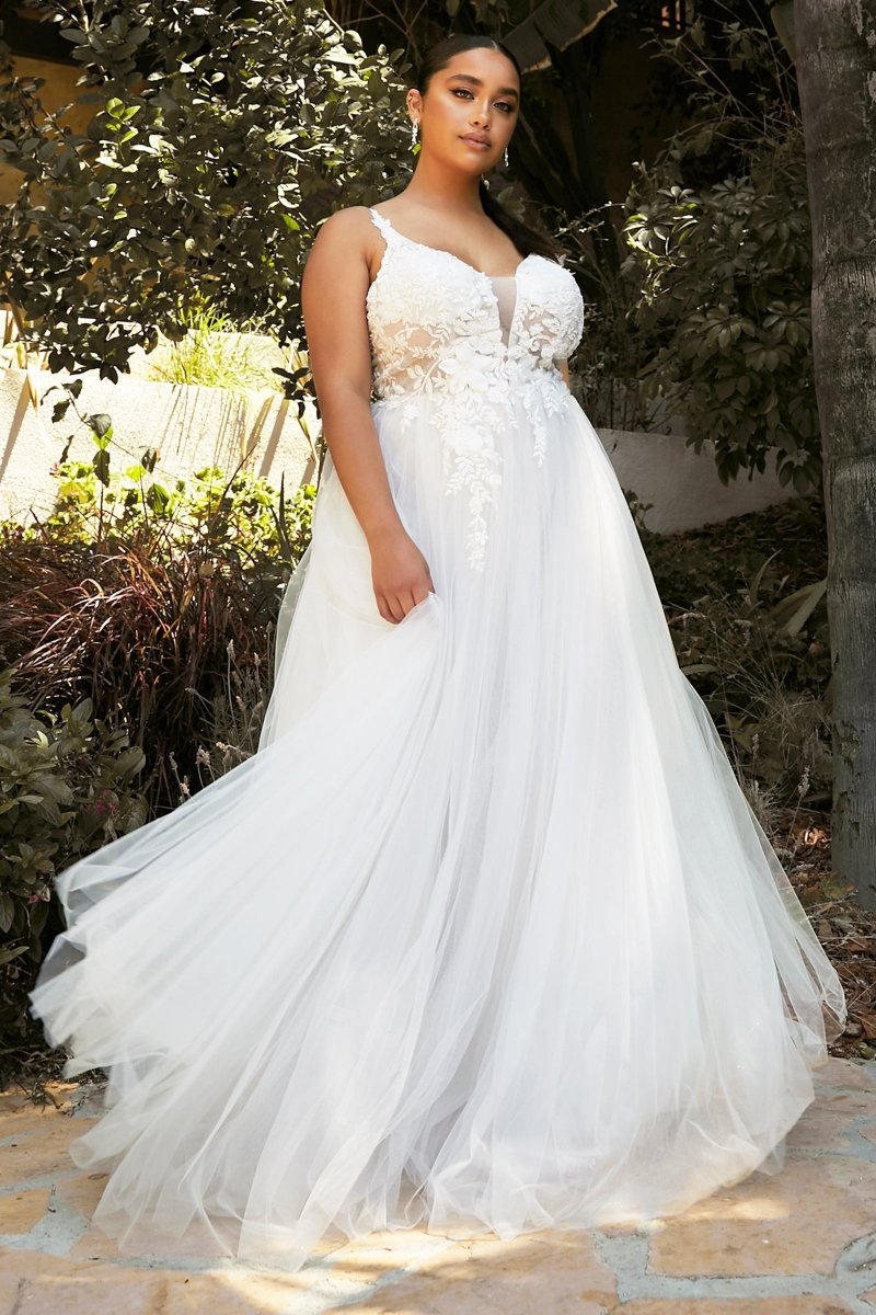 Vestido de novia de encaje con brillos y escote en V profundo CB072W
