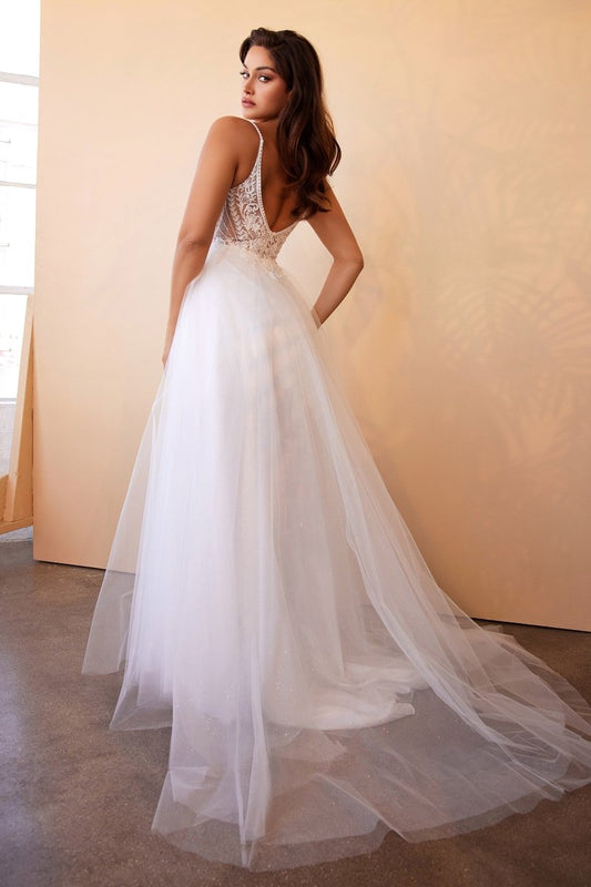 Vestido de novia corte A de tul con brillos, pedrería y cola CD0195W