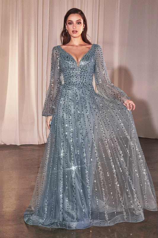 Vestido de gala de tul con manga larga, pedrería y escote en V CD0240