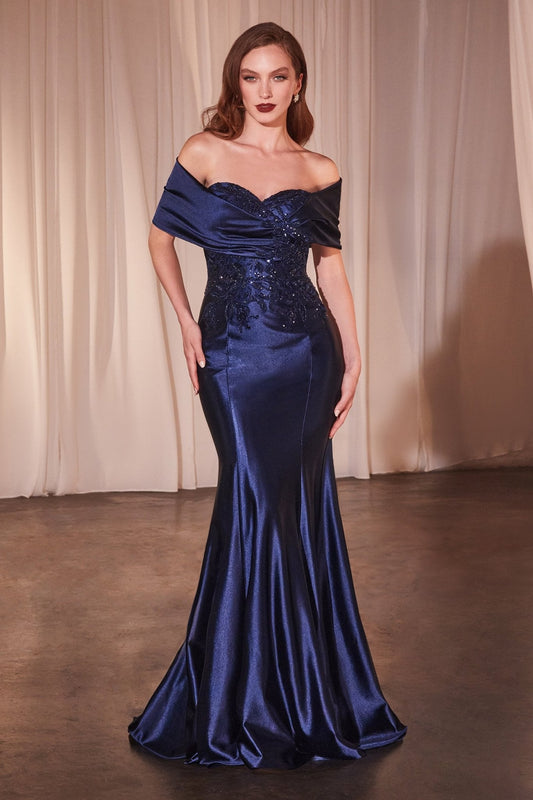 Vestido de noche largo de satín y encaje con escote corazón CDS507