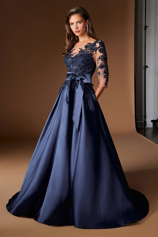 Vestido de noche largo de satín y encaje con brillos y pedrería CDS659