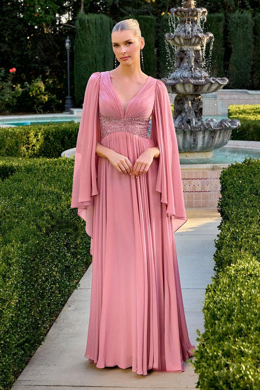 Vestido de fiesta largo de gasa con capa, brillos y pedrería CM8244