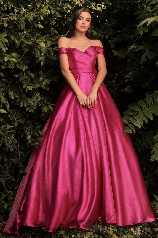 Vestido largo fucsia metálico de organza con hombros descubiertos J822