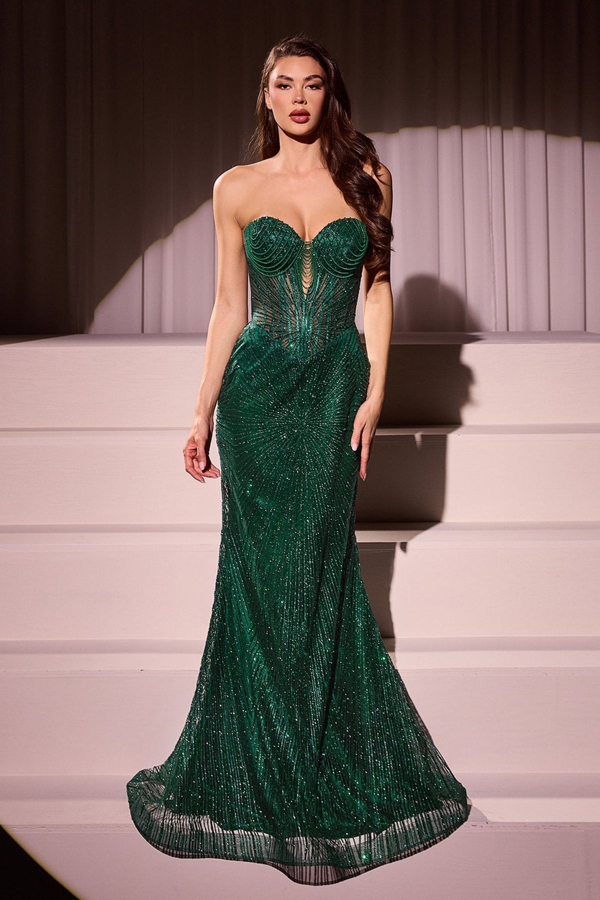 Vestido de gala strapless de tul con brillos, corset y pedrería J871