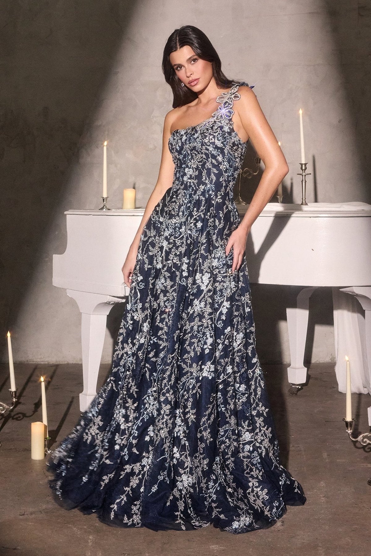 Vestido de fiesta largo de tul con flores 3D, brillos y pedrería J909
