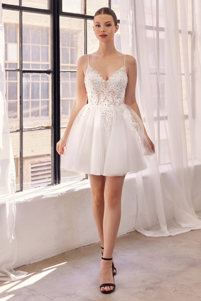 Vestido corto para damas de encaje con brillos y escote en V SF047