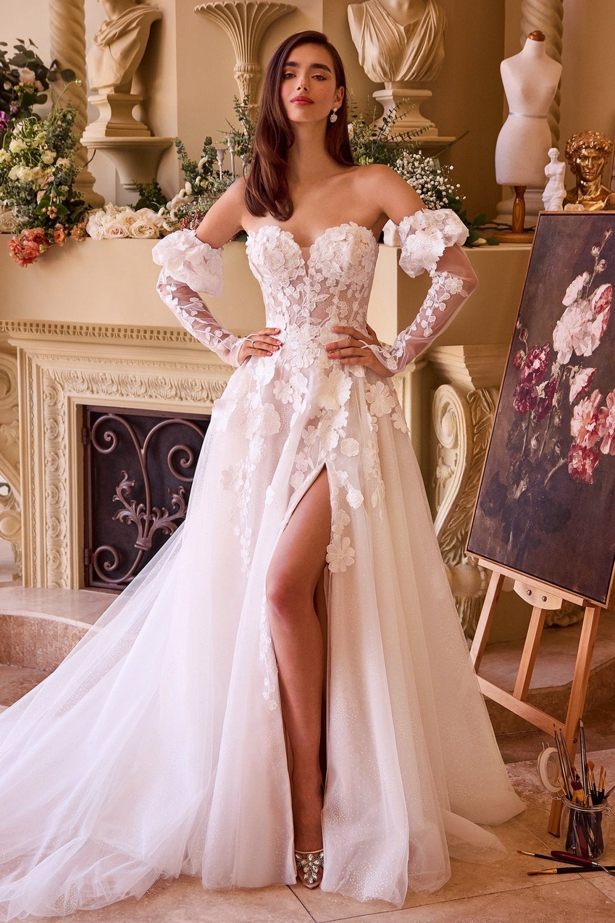 Vestido de novia strapless de tul con guantes y abertura WL017
